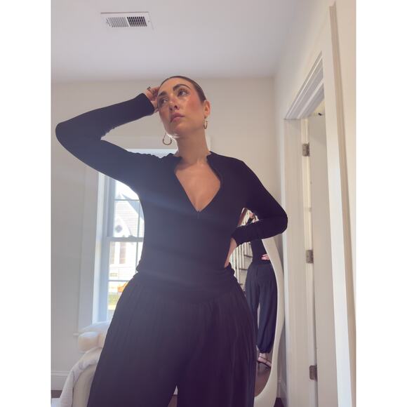 Joah Brown “Invisible Zip” Long Sleeve Top – Black (Size S/M) - Picture 5 of 7